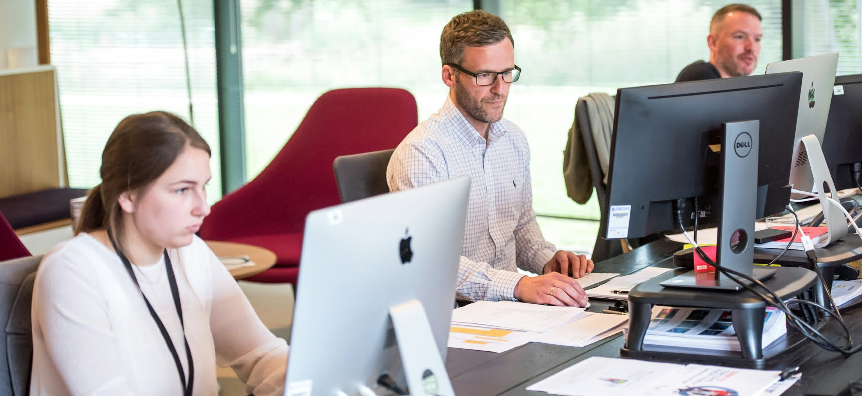 Best AI Call Center & Contact Center Software Solutions in 2026
