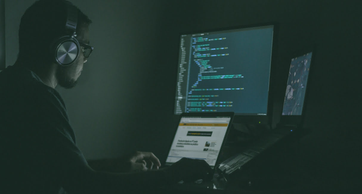 AI Fraud Detection in Banking: Benefits & Examples